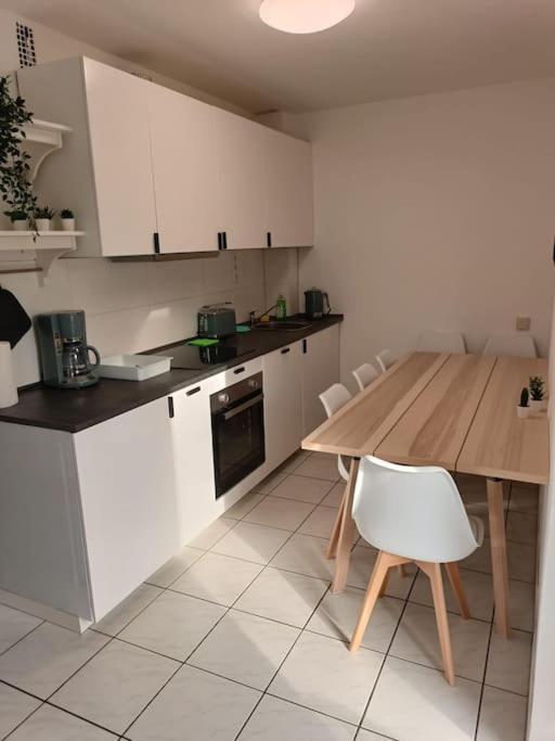 Comfortable Apartment With Balcony Bochum Exterior photo